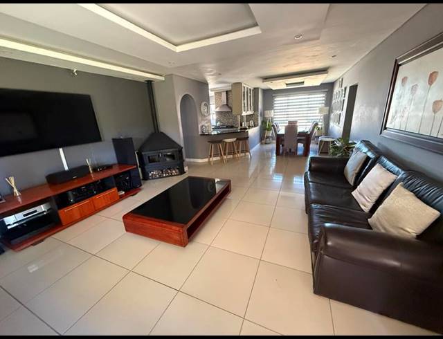 4 BEDROOM HOUSE FOR SALE IN THE REEDS